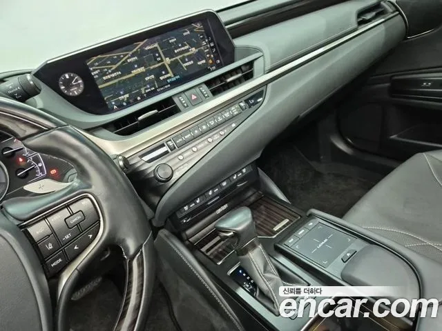 Lexus ES 2020 thumb 9