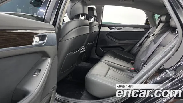 Genesis G80 2019 thumb 12