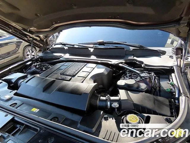 Land Rover Range Rover 2018 thumb 6
