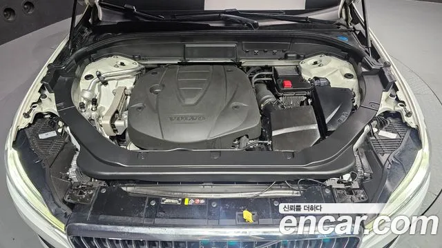Volvo XC60 2019 thumb 6