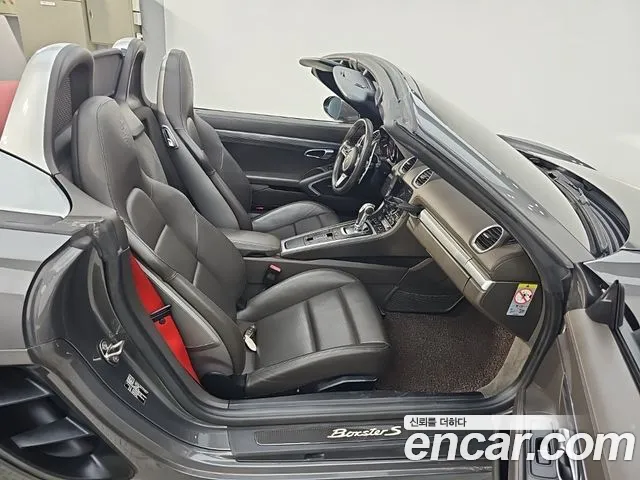 Porsche Cayman 2017 thumb 5