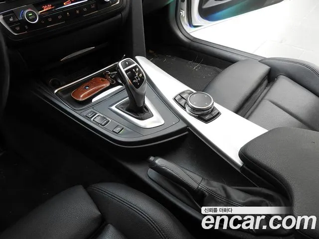 BMW 3-Series 2015 thumb 9