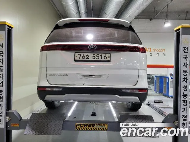 Kia Carnival 2021 thumb 2