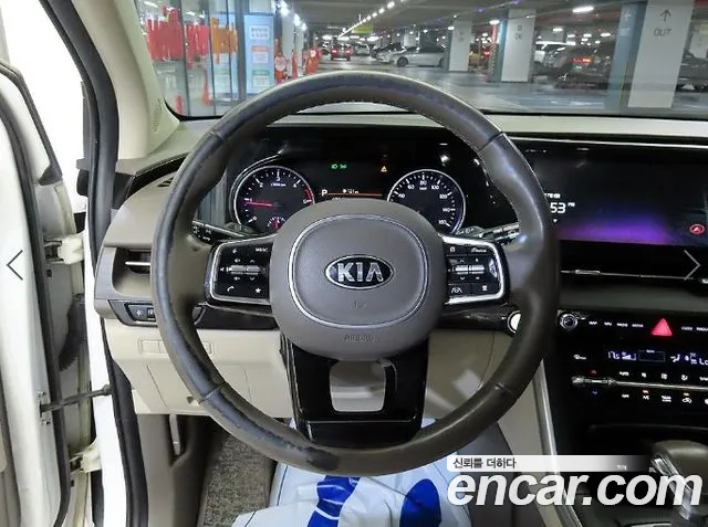 Kia Carnival 2021 thumb 9