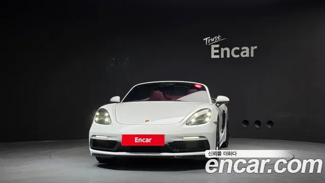 Porsche Cayman 2019 thumb 3