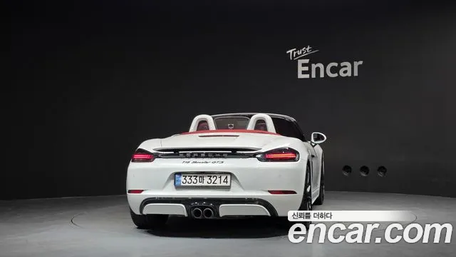 Porsche Cayman 2019 thumb 4
