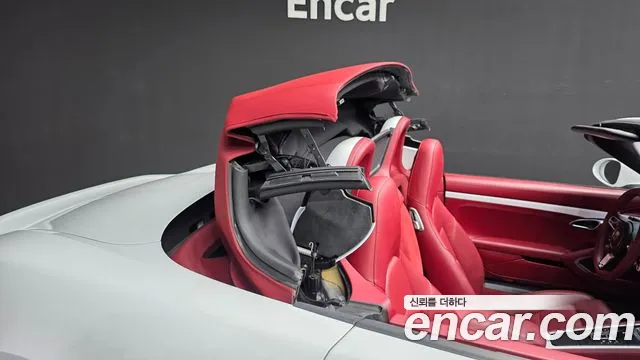 Porsche Cayman 2019 thumb 11