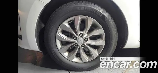 Kia Carnival 2020 thumb 5