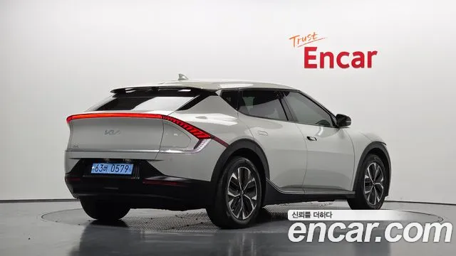 Kia EV6 2022 thumb 2