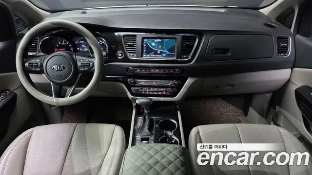 Kia Carnival 2019 thumb 6
