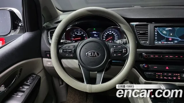 Kia Carnival 2019 thumb 12