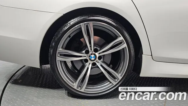 BMW 5-Series 2014 thumb 4
