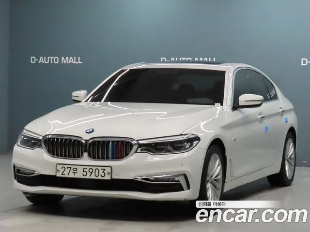 BMW 5-Series 2018 thumb 11