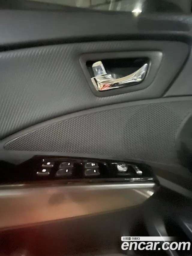 KG_Mobility_Ssangyong TIBOLI 2019 thumb 9