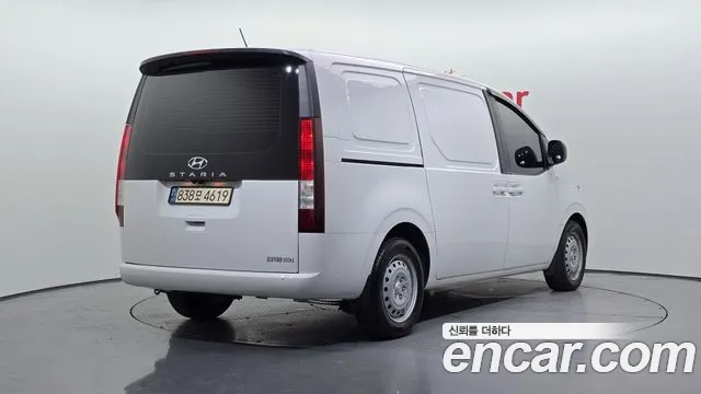 Hyundai Staria 2021 thumb 2