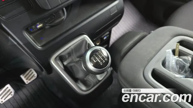 Hyundai Staria 2021 thumb 9
