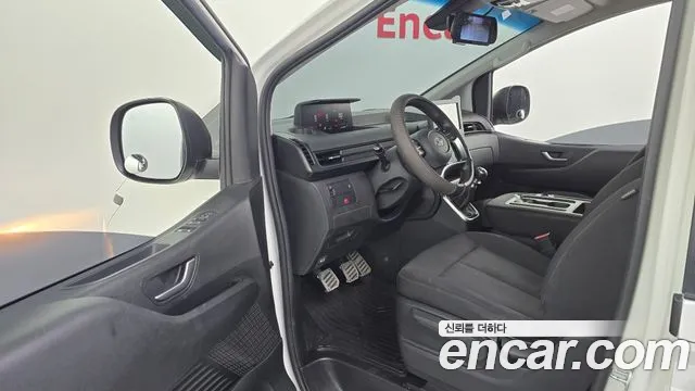 Hyundai Staria 2021 thumb 10