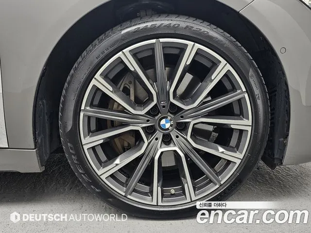BMW 7-Series 2021 thumb 5