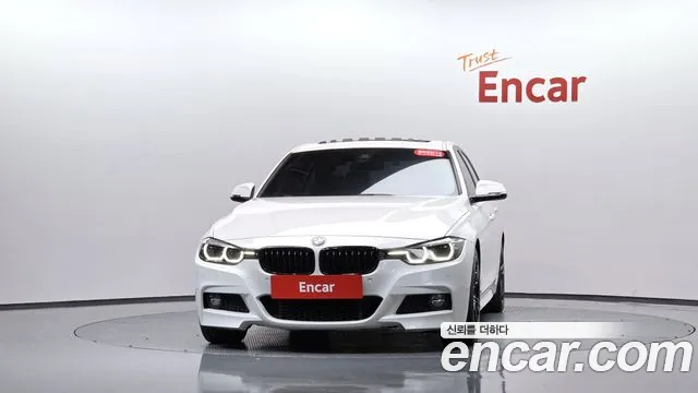 BMW 3-Series 2018 thumb 2