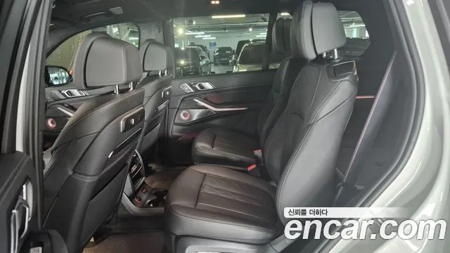 BMW X7 2023 thumb 10