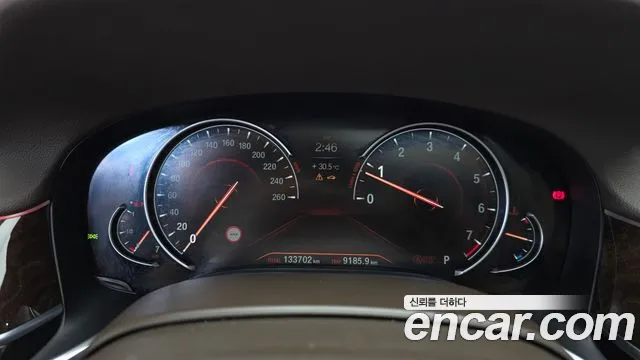 BMW 7-Series 2016 thumb 8