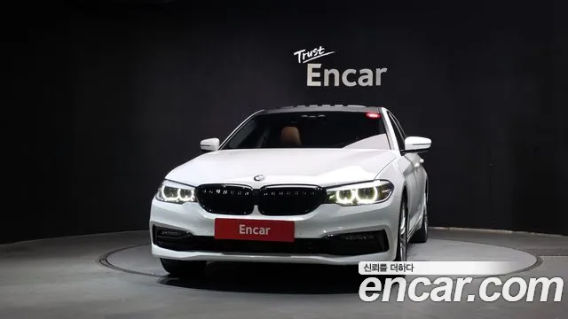 BMW 5-Series 2020 thumb 3