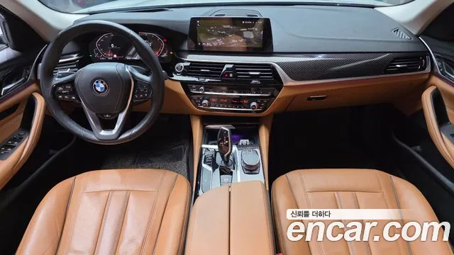 BMW 5-Series 2020 thumb 7