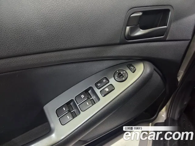 Kia K5 2013 thumb 9