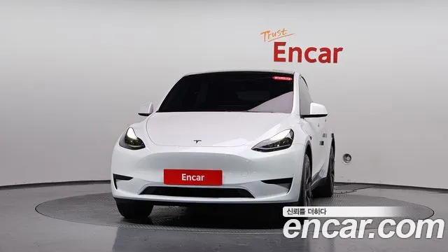 Tesla Model Y 2024 thumb 2