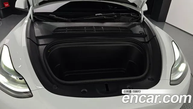 Tesla Model Y 2024 thumb 5