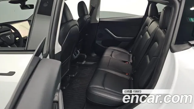 Tesla Model Y 2024 thumb 10