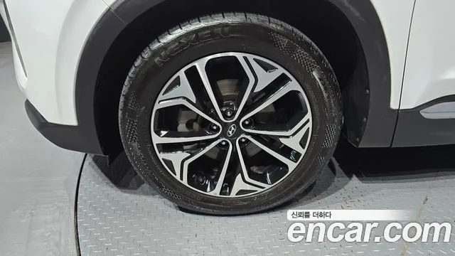 Hyundai Santa Fe 2019 thumb 5