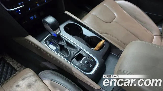 Hyundai Santa Fe 2019 thumb 9