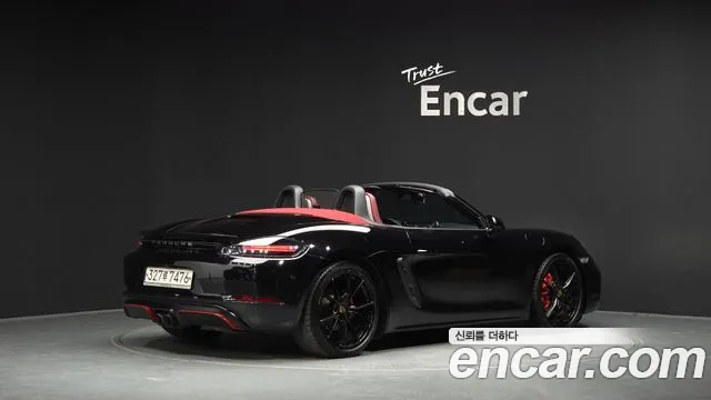 Porsche Cayman 2018 thumb 2