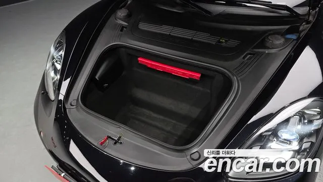 Porsche Cayman 2018 thumb 6