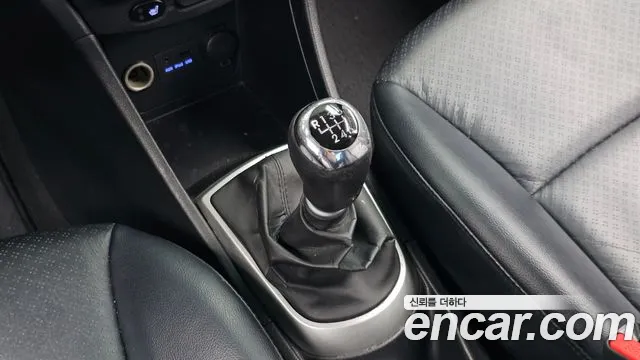 Hyundai Accent 2012 thumb 9