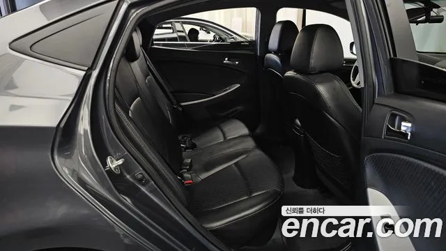 Hyundai Accent 2012 thumb 12