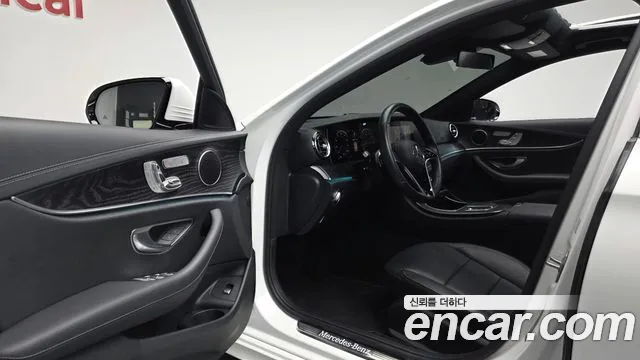 Mercedes-Benz E-Класс 2023 thumb 10