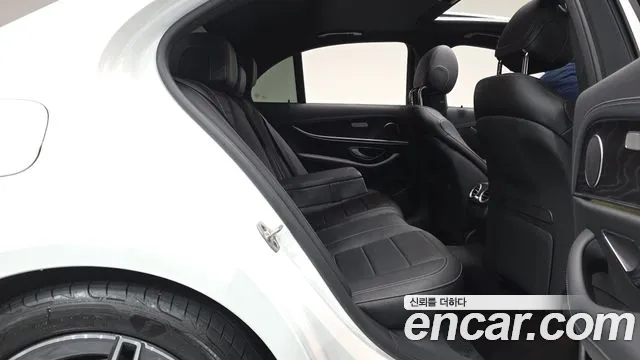 Mercedes-Benz E-Класс 2023 thumb 11