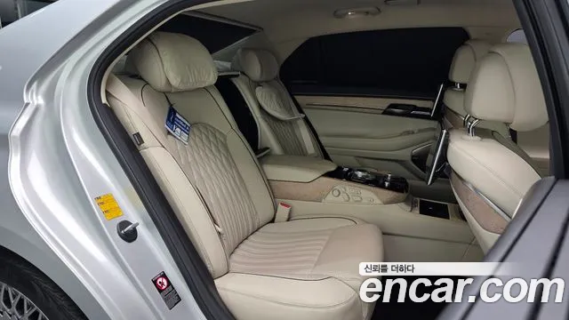 Genesis G90 2019 thumb 11
