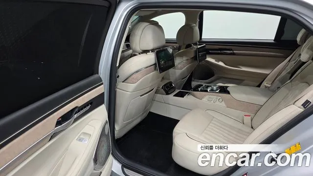 Genesis G90 2019 thumb 12
