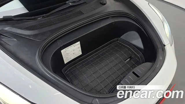 Tesla Model 3 2020 thumb 6