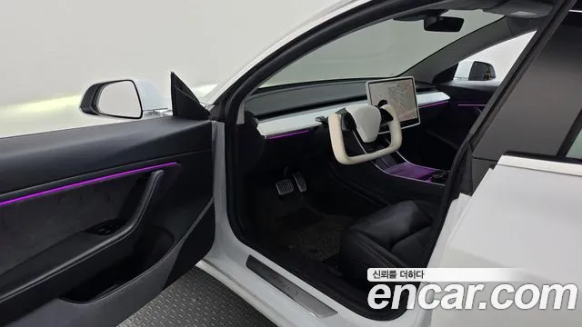 Tesla Model 3 2020 thumb 10