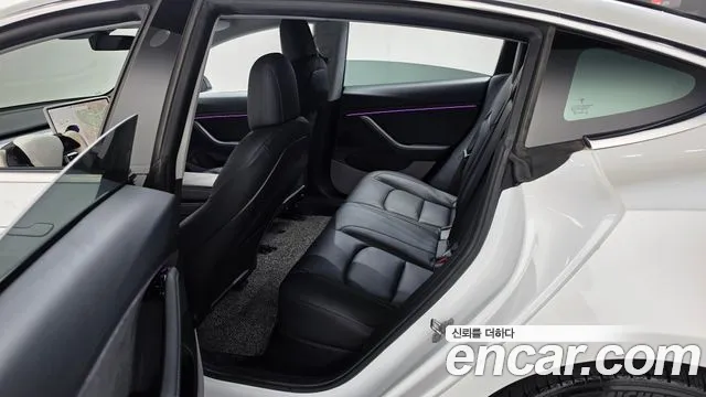Tesla Model 3 2020 thumb 11