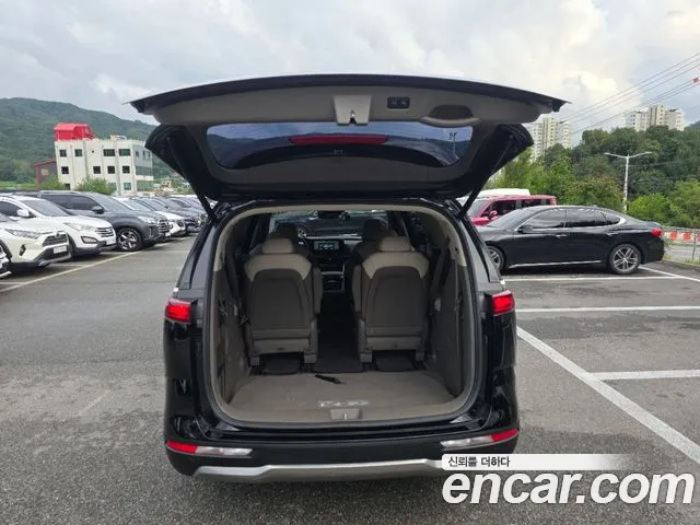 Kia Carnival 2022 thumb 6