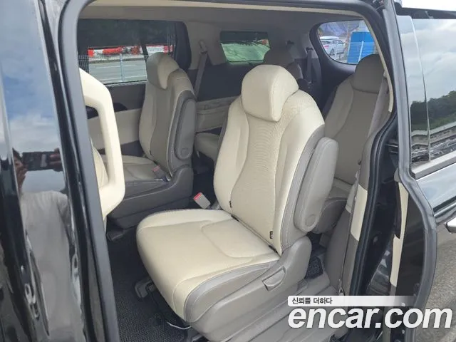 Kia Carnival 2022 thumb 9