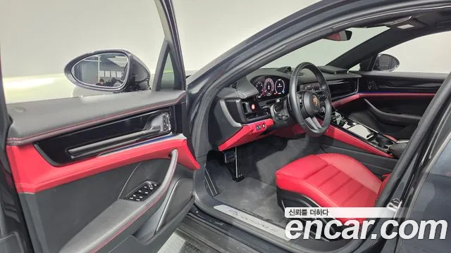 Porsche Panamera 2025 thumb 10