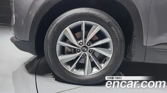 Hyundai Santa Fe 2018 thumb 5