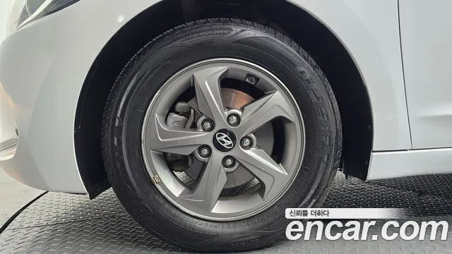 Hyundai Avante 2016 thumb 4