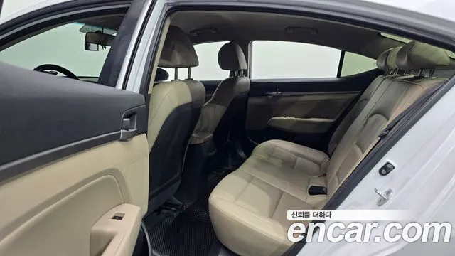 Hyundai Avante 2016 thumb 11